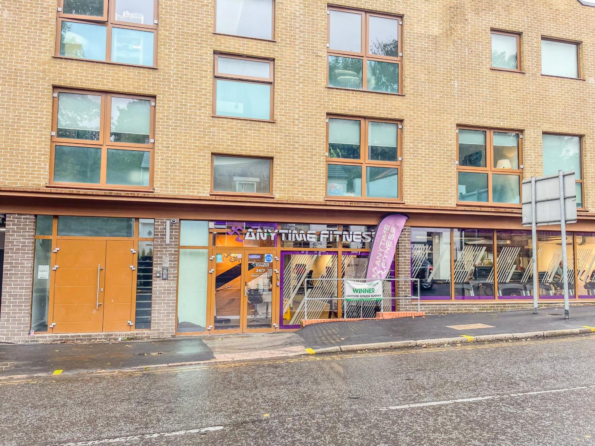 Ideal Family & Business Stay! 2 Min To Station, 10 Min To Harry Potter, 30 Min To London Euston & Free Parking! Watford  Exterior photo